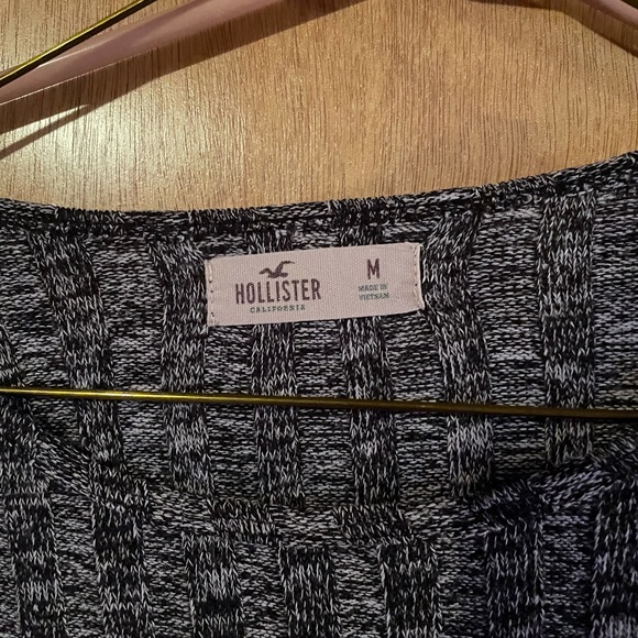 COPY - Hollister top - Picture 2 of 3